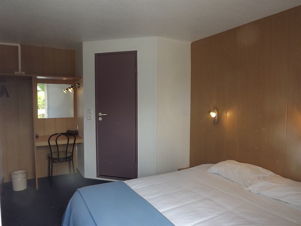 Brit Hotel Essentiel Pau Lescar Buitenkant foto