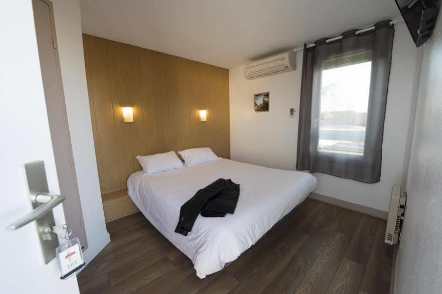 Brit Hotel Essentiel Pau Lescar Buitenkant foto